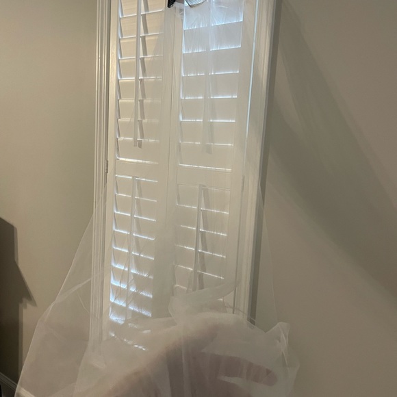 Veil main image 4